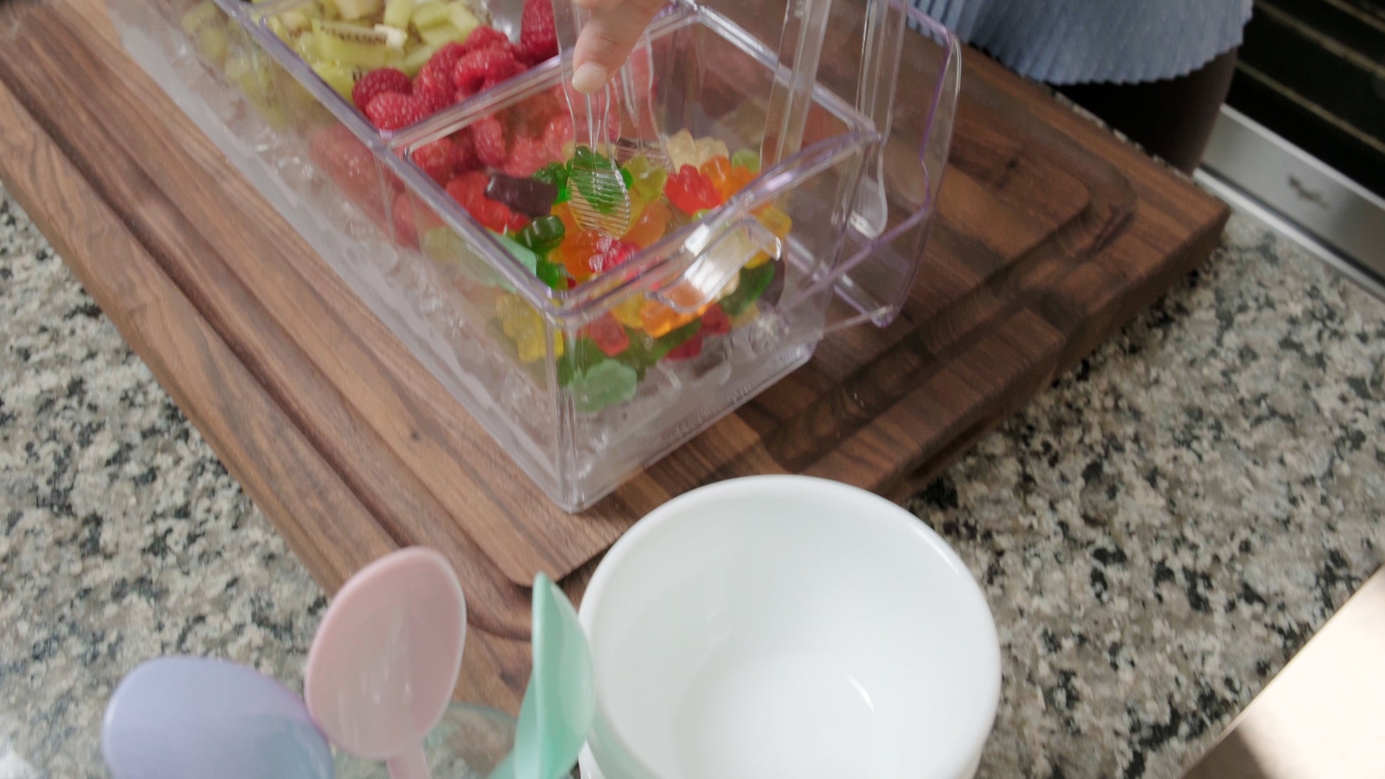 Pikanty - Mini Plastic Buffet Serving Tongs Clear